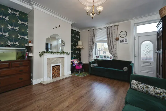 Moorland View, Bradford, BD12, photo 2