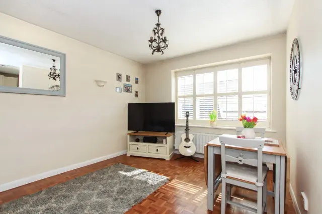 Photo 3 — Mansard Close, Tring, Hertfordshire, HP23 6DD