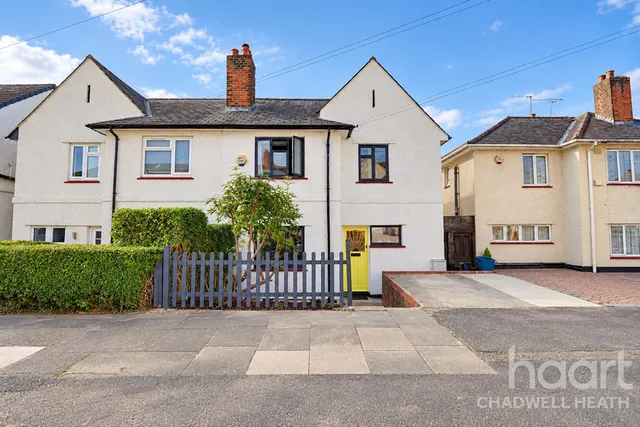 Hall Road, Romford, RM6, photo 1