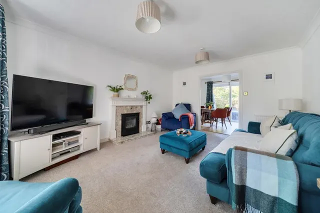 Bishops Grove, Windlesham, GU20, photo 3