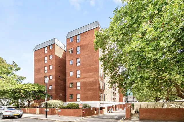 2 Nevill Court, Edith Terrace, London, photo 1