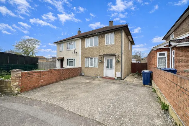 Tensing Road, Southall, photo 1