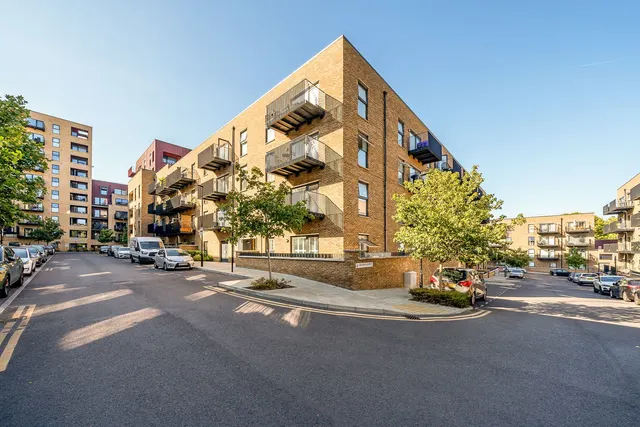 Brumwell Avenue, Woolwich, SE18, photo 1