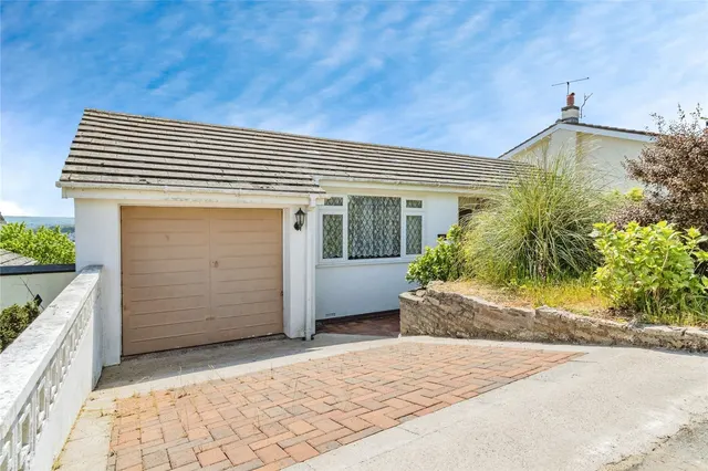 Dolphin Crescent, Paignton, TQ3, photo 1
