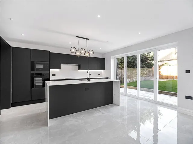 Todd Close, Bexleyheath, DA6, photo 2