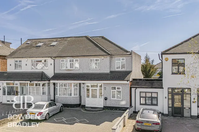 Clayhall Avenue, Clayhall, IG5, photo 1