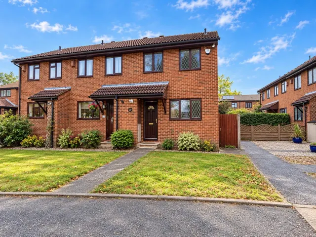 Wimborne Close, Worcester Park, KT4, photo 1