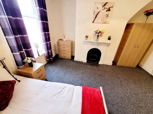 Room 4, Liverpool Road, Eccles, M30, photo 1