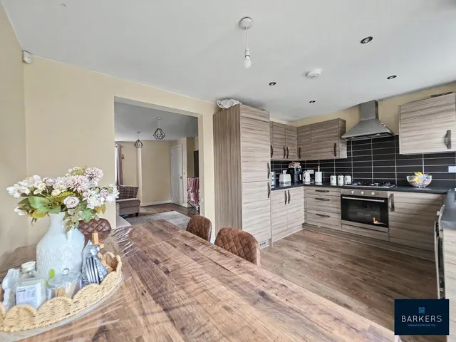 Vulcan Street, Bradford, BD4, photo 2