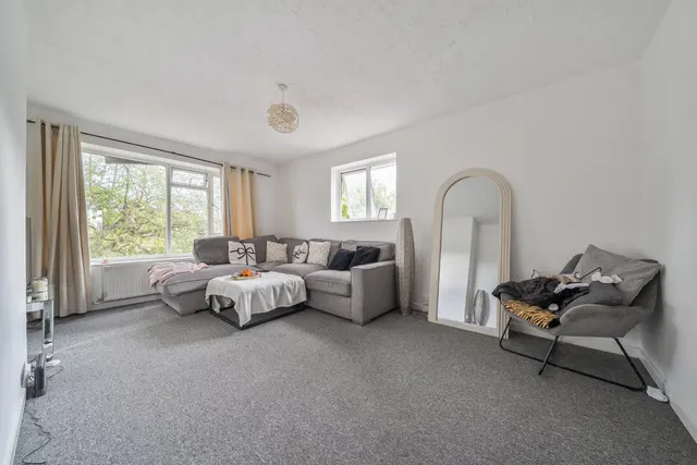 Cissbury Avenue, Findon Valley, BN14, photo 2