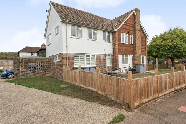 Cissbury Avenue, Findon Valley, BN14, photo 1