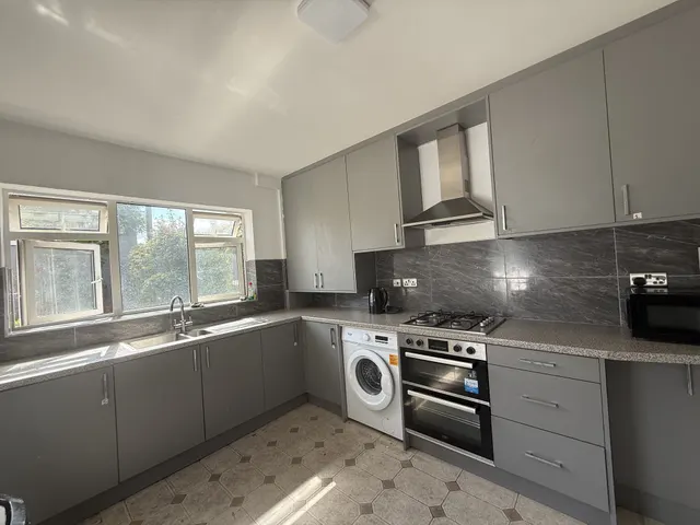 Wilnecote Lane, Belgrave, photo 1