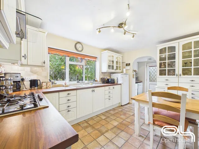 Green Road, Weston, ST18, photo 3