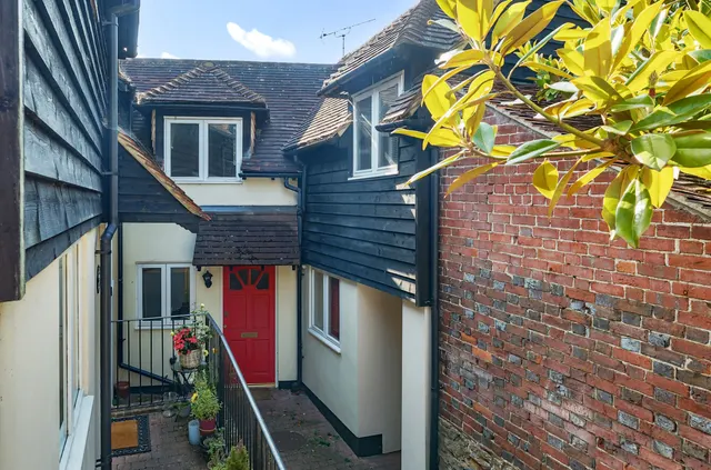 Mint Street, Godalming, GU7, photo 1