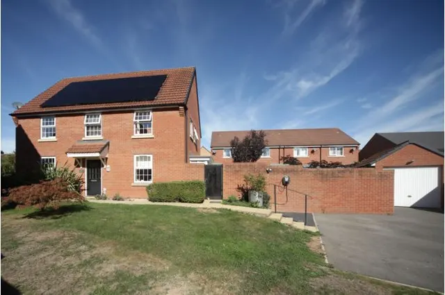 Walkers Rise, Taunton, TA2, photo 1