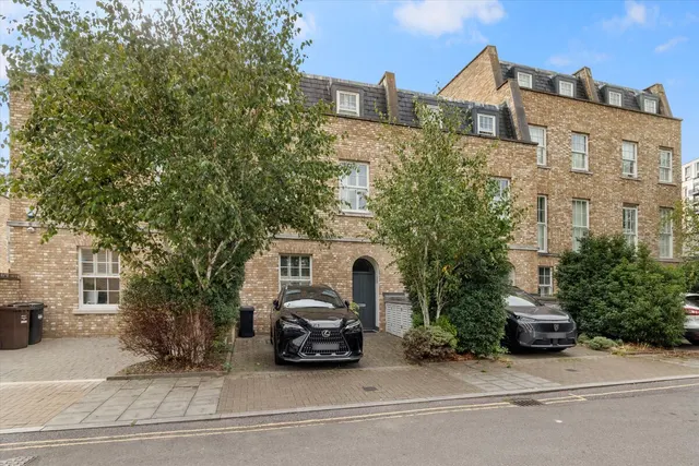 Mills Row, London, W4, photo 1
