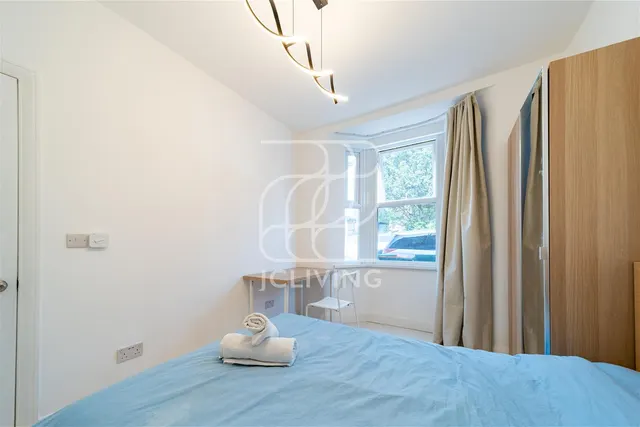Bryant Street, London, E15, photo 2