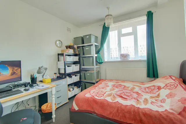 Tyneham Close, Battersea, SW11, photo 3