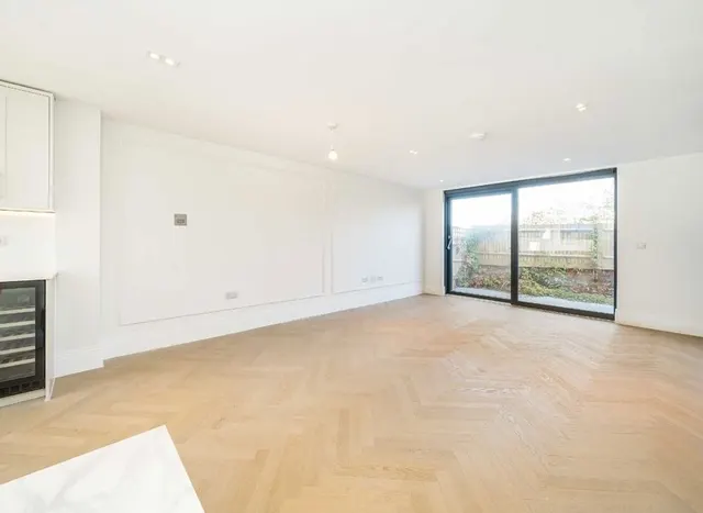 Bryanston Close, Norwood Green, UB2, photo 2