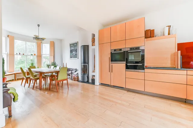 Photo 2 — 63 Rosendale Road, London