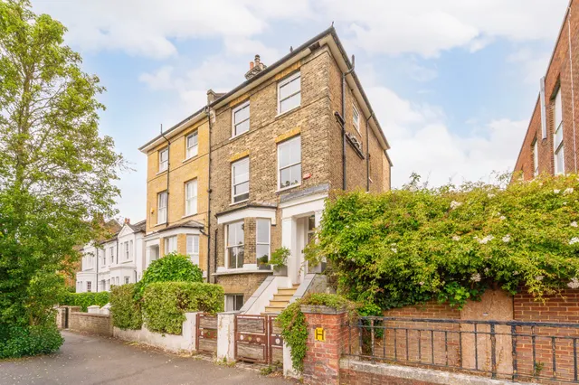 63 Rosendale Road, London, photo 1