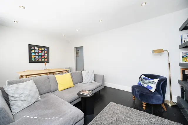 95b Powerscroft Road, London, photo 1