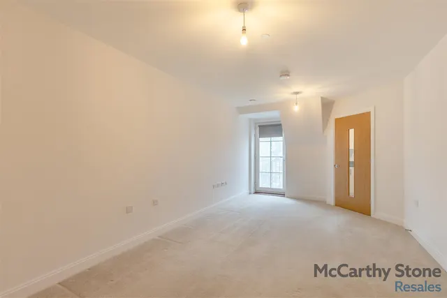 London Road, Knebworth, SG3, photo 3