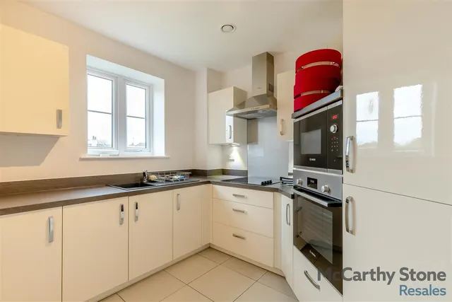 London Road, Knebworth, SG3, photo 1