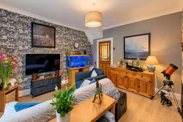 Park Road, Elland, HX5, photo 3