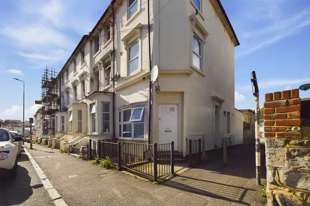 Dover Road, Folkestone, photo 1