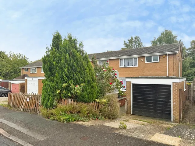 Hailstone Road, Basingstoke, Hampshire, RG21 5RY, photo 1