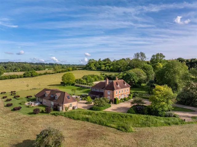 Lovington Lane, Avington, SO21, photo 1