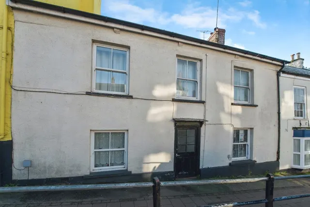 High Street, Honiton, EX14, photo 1