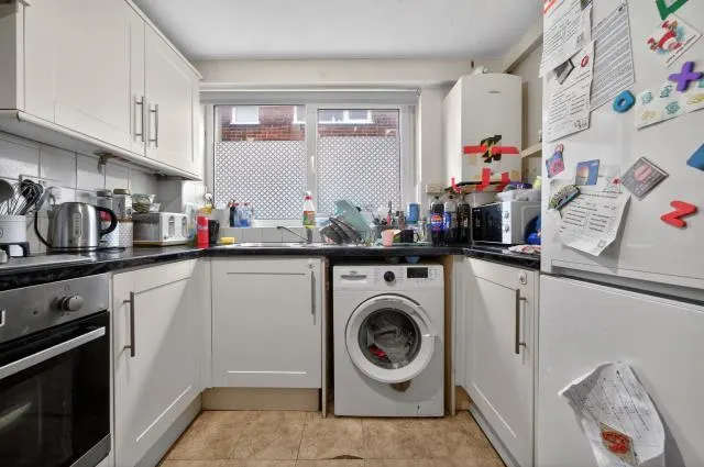Ingram Avenue, Aylesbury, HP21, photo 3