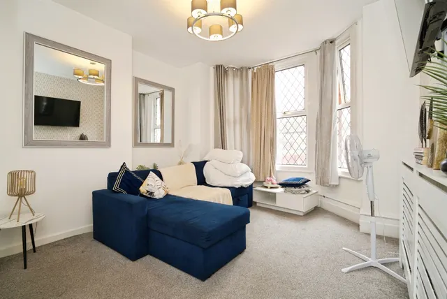 Belle Vue Road, Leeds, LS3, photo 2