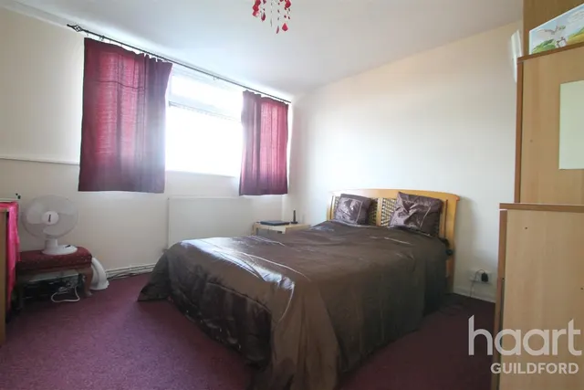 Hampstead Road, RH4, photo 3