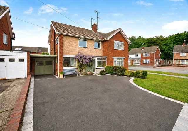 Pinewood Close, WILLENHALL, West Midlands, WV12, photo 1
