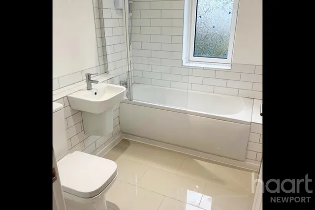 Clock Tower Close, HR9, photo 3