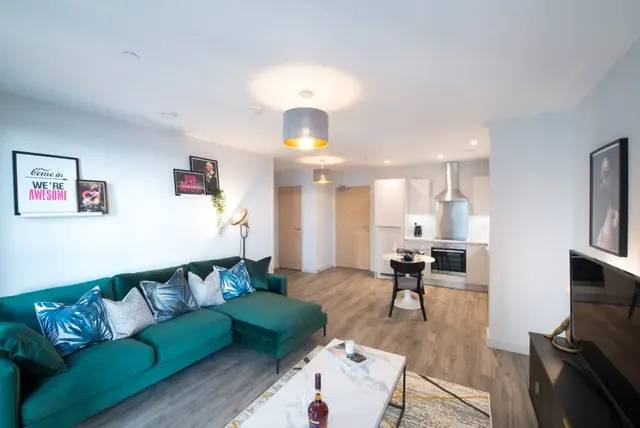 The Quay Loop Road, Harbour City, M50, photo 2