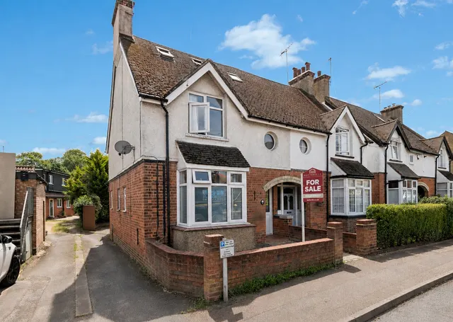 Milestone Road, Knebworth, SG3, photo 1