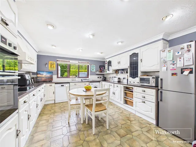 Photo 2 — Long Grove, Upper Bucklebury, Reading, Berkshire, RG7