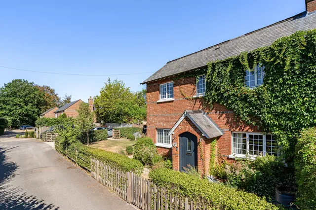 Adbury Road, Newbury, RG20, photo 1
