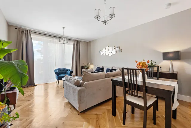 Photo 2 — Flat 4, 8 Mansionhouse Court, Langside, G41 3DE