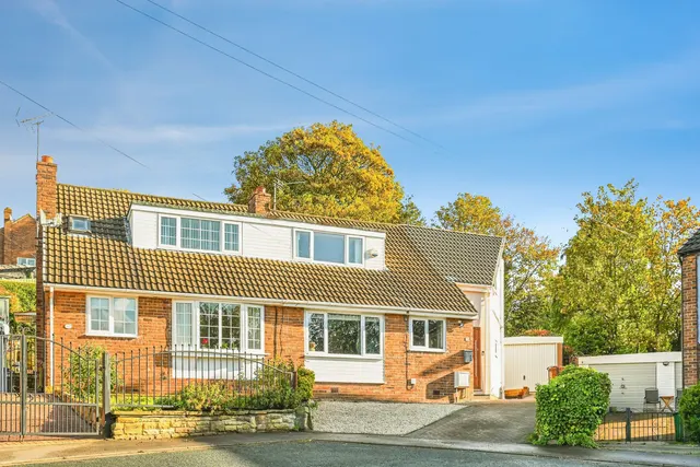 Hough End Garth, Leeds, LS13, photo 2