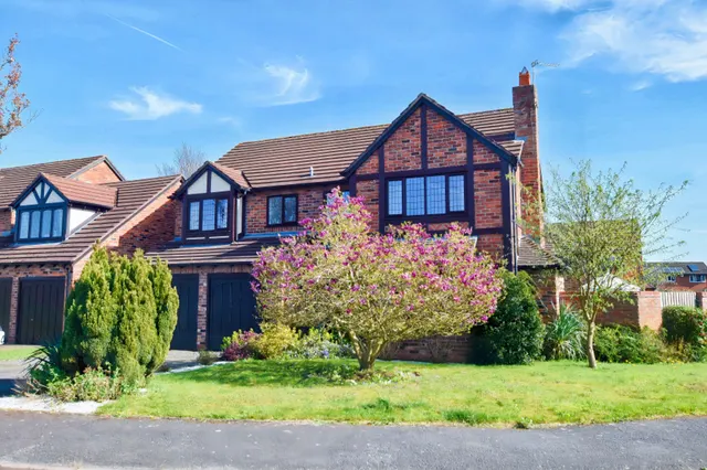 Sambrook Crescent, Market Drayton, photo 1