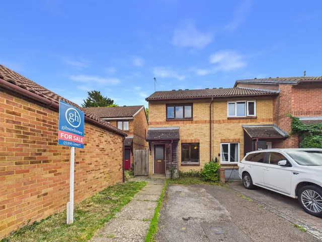 Greystoke Drive, Ruislip, HA4, photo 1