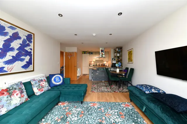 Photo 2 — Woolners Way, Stevenage, SG1 3BT