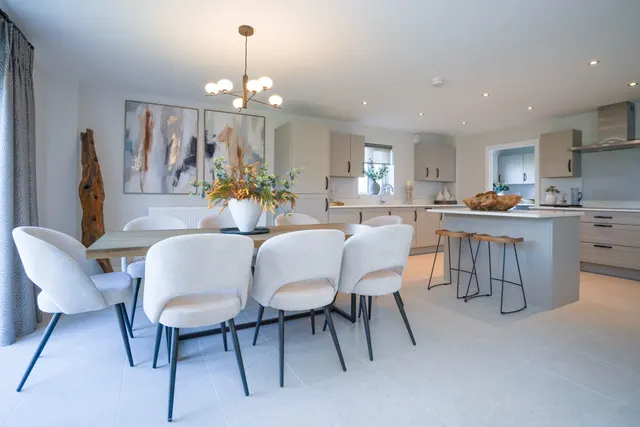 Photo 2 — Plot 8 Maple Rise, Thorn Road, Dunstable, Houghton Regis, LU5 6JQ