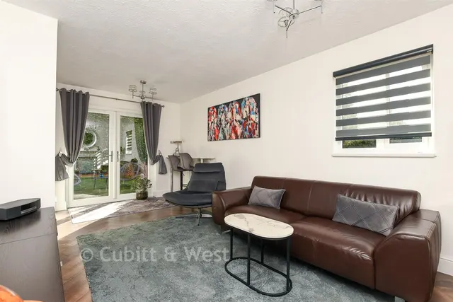 Canons Close, Reigate, RH2, photo 3
