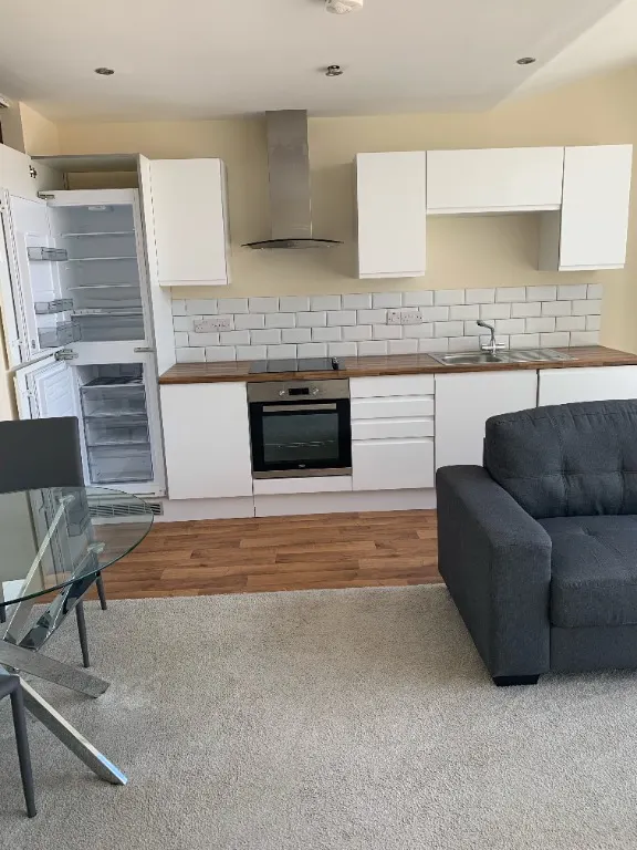 Photo 3 — Flat 2, 18 South Street, Ilkeston, DE7